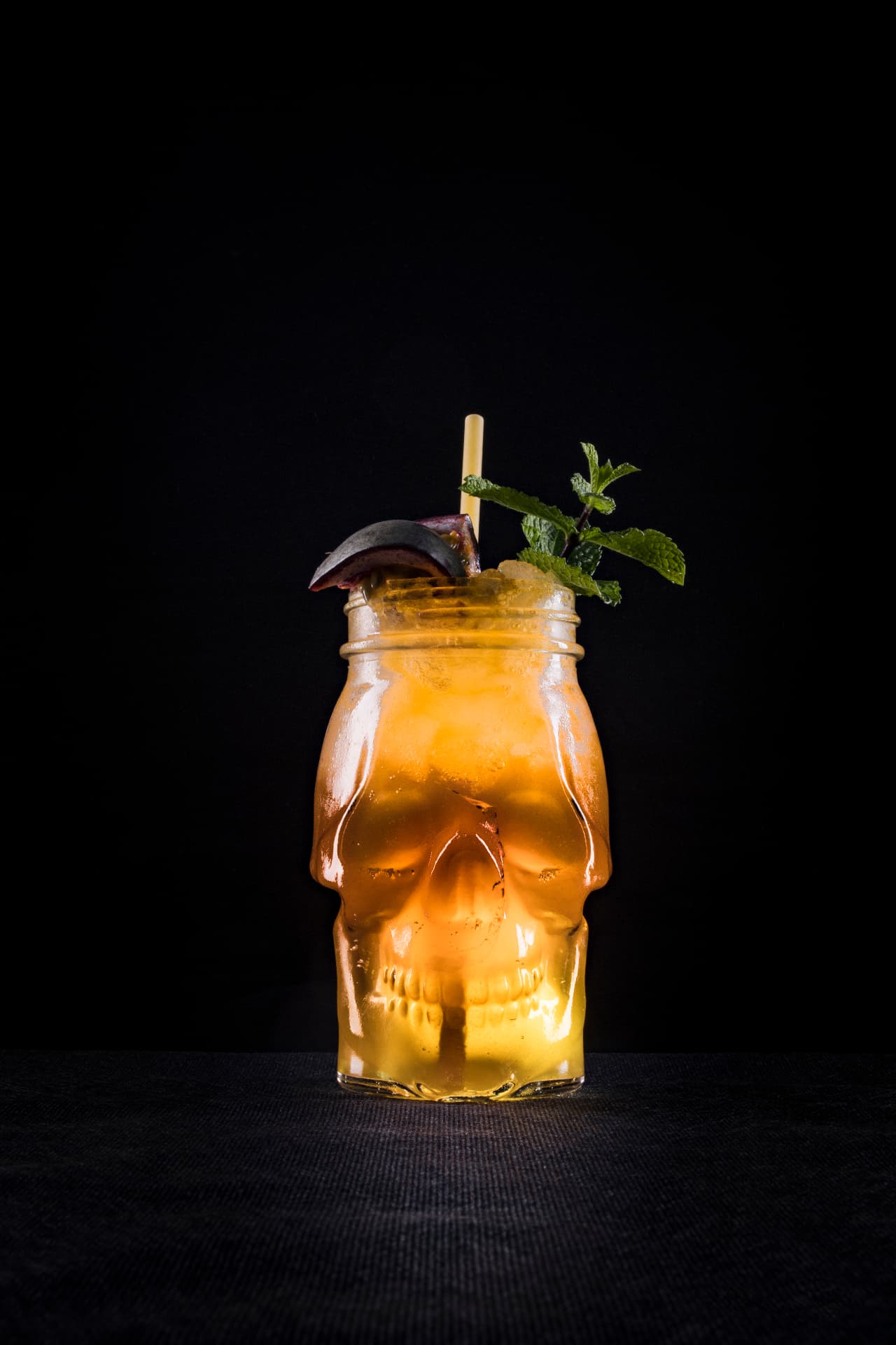 Cocktail rafraîchissant préparé par notre barman à domicile pour une réception de mariage